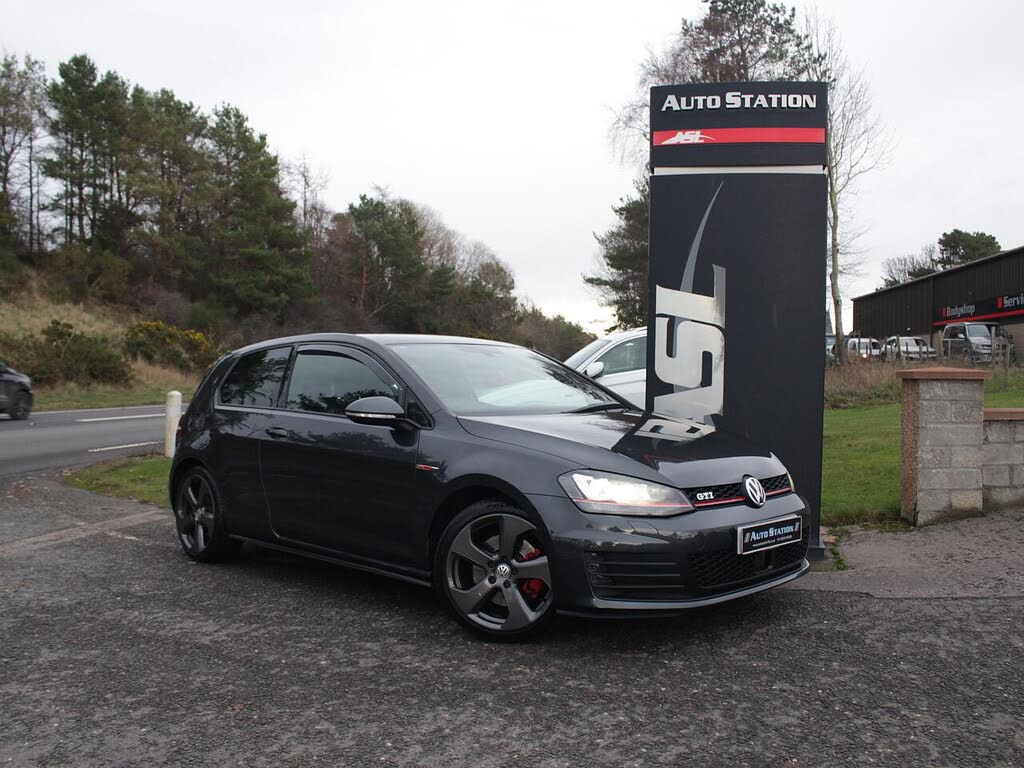 2016 Volkswagen Golf 2.0 TSI GTI (220ps) Hatchback 3d