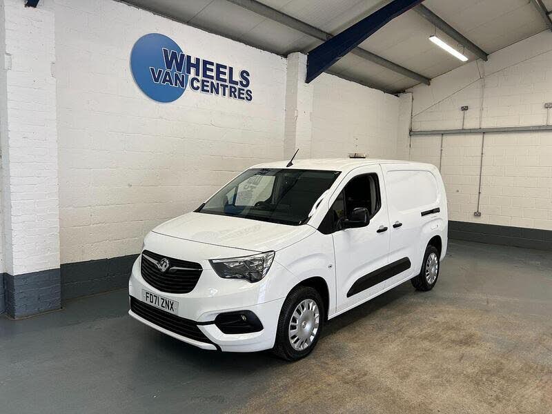 2022 Vauxhall Combo 1.5CDTi Sportive 2300 (100PS)(Eu6dT) L2H1