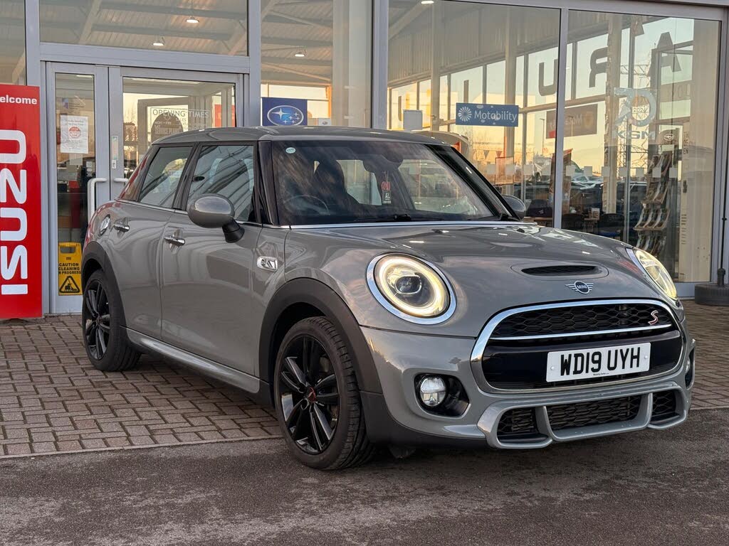 2019 MINI Mini 2.0 Cooper S Sport (189bhp) Hatchback 5d