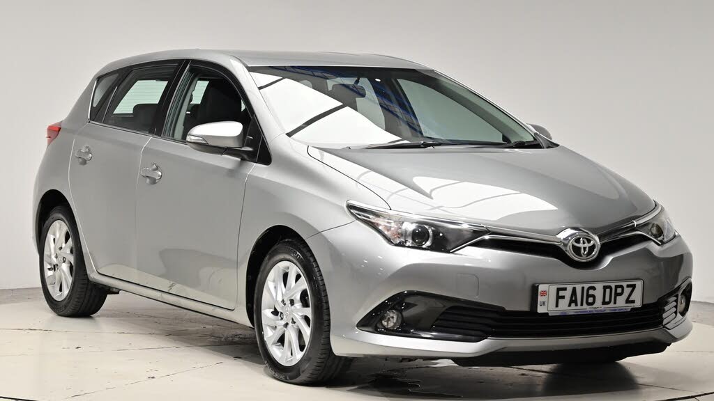 2016 Toyota Auris 1.2 Business Edition Hatchback CVT