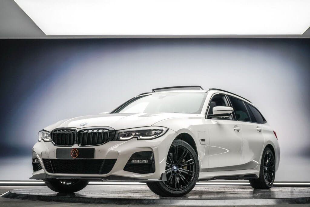 2022 BMW 3 Series 2.0 330e xDrive M Sport Touring 5d