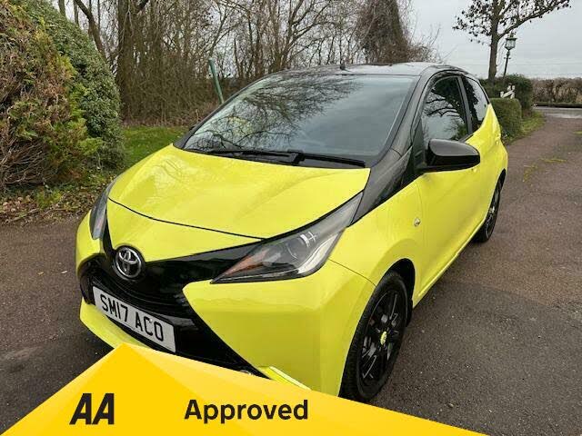 2017 Toyota AYGO 1.0 VVT-i x-cite 3 (Bi-tone Yellow) 5d