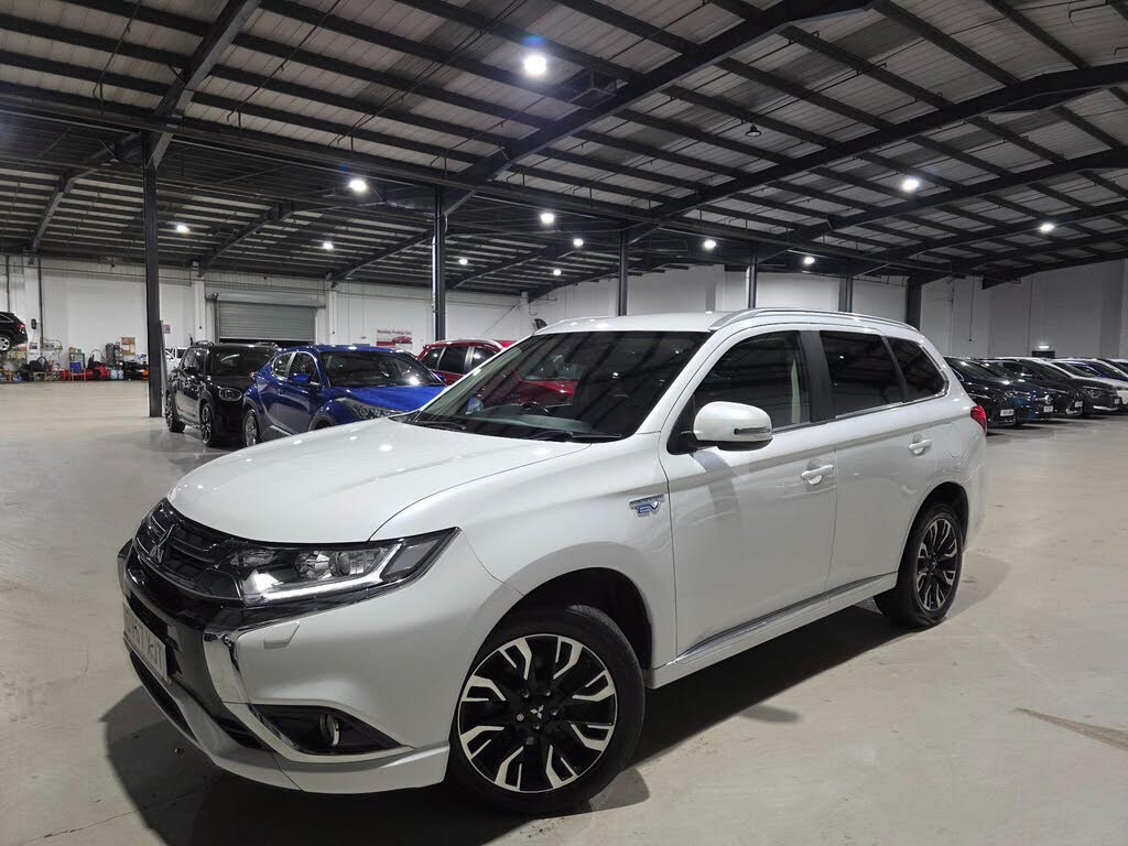 2017 Mitsubishi Outlander 2.0 Juro PHEV (5st)