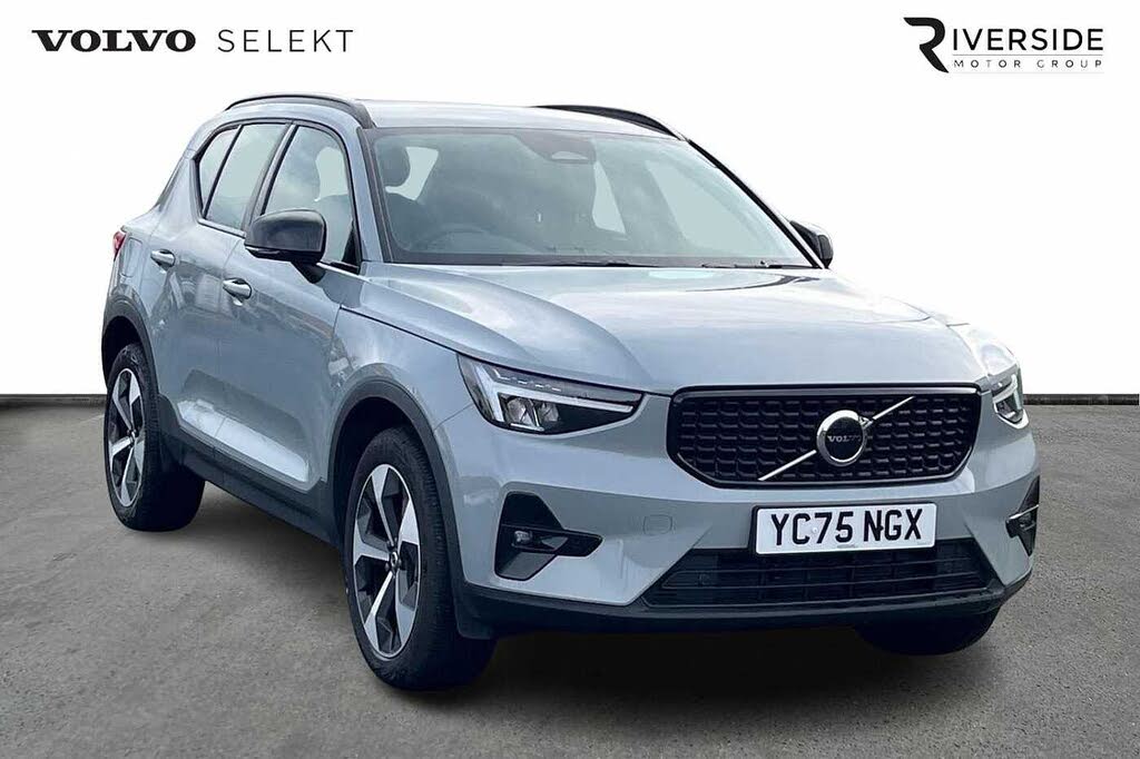 2025 Volvo XC40 2.0 B3 Plus Pro