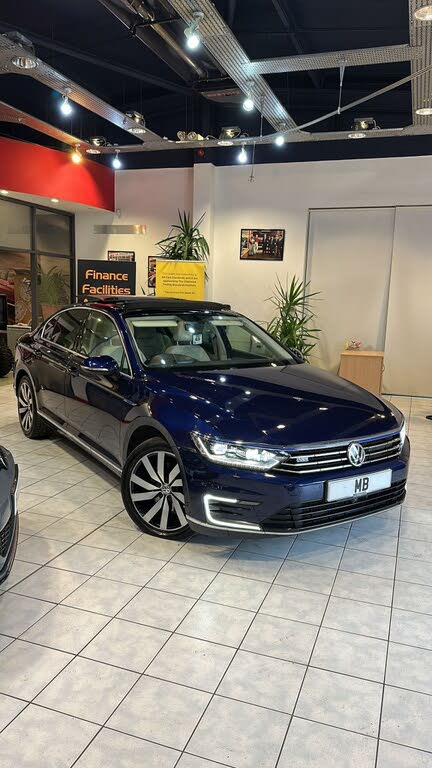 2017 Volkswagen Passat 1.4 TSI GTE Advance Saloon 4d