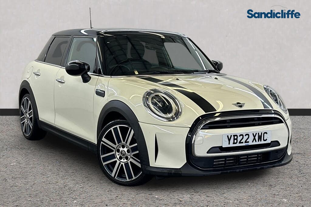 2022 MINI Mini 1.5 Cooper Exclusive (Premium) Hatchback 5d Auto