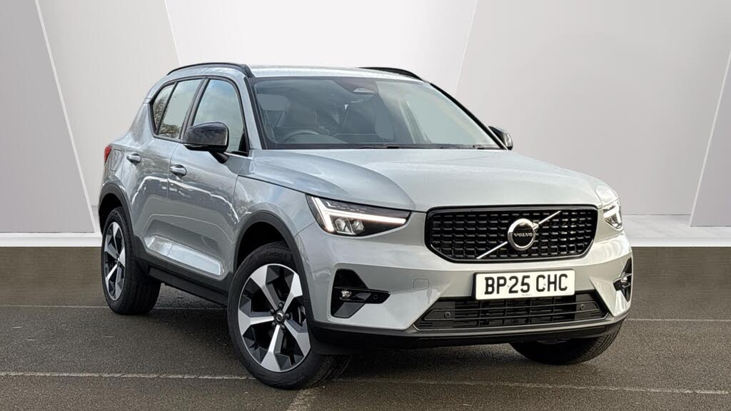 2025 Volvo XC40 2.0 B4 Plus Pro