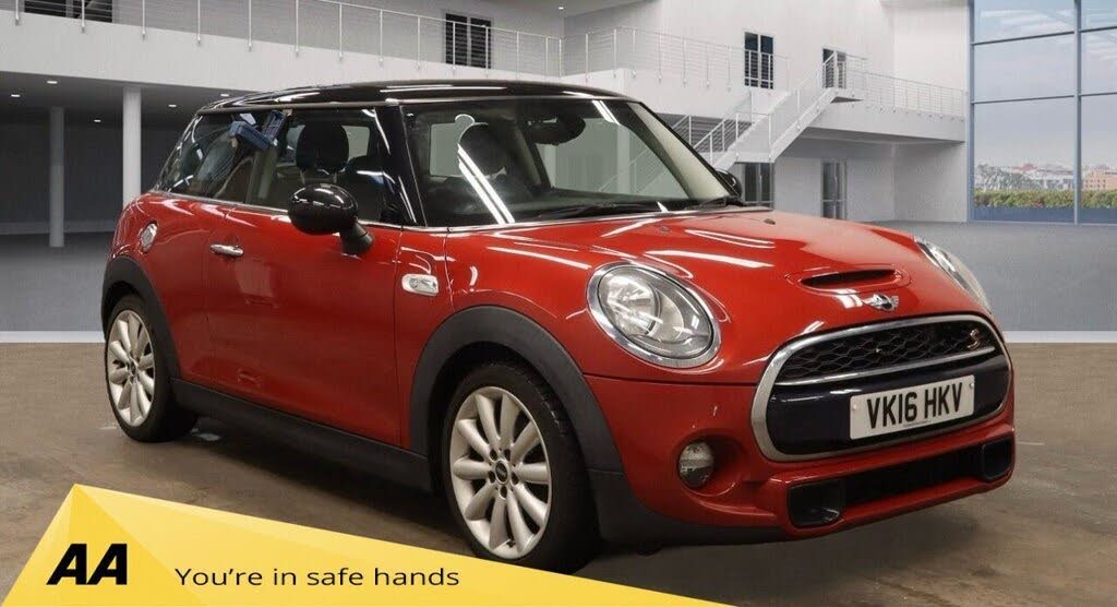 2016 MINI Mini 2.0 Cooper S (Chili) (s/s) Hatchback 3d