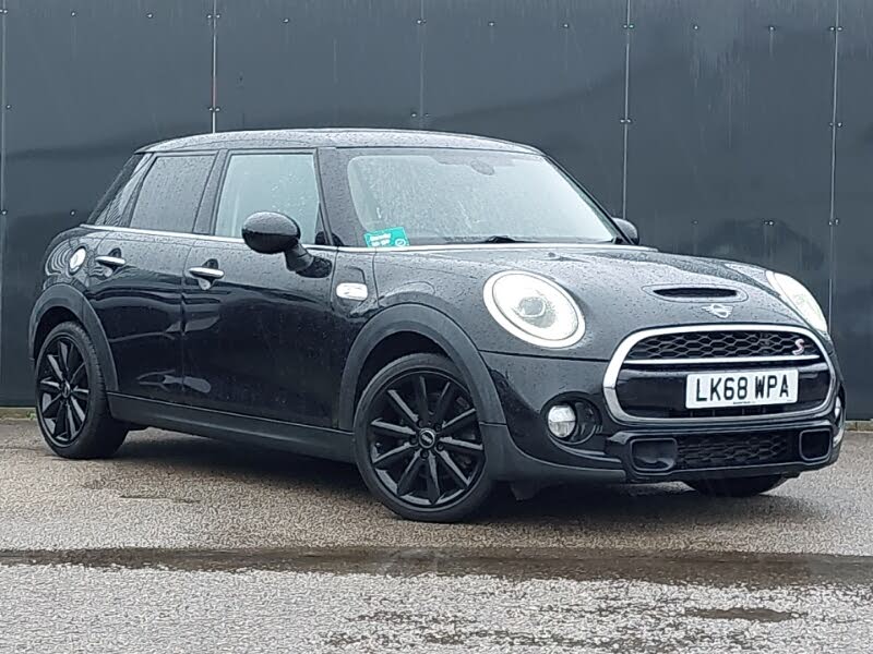 2018 MINI Mini 2.0 Cooper S Classic (s/s) Hatchback 5d Auto