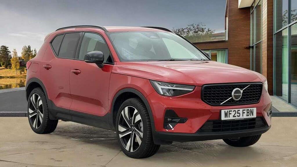 2025 Volvo XC40 2.0 B3 Plus Pro