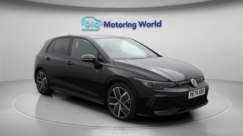 2025 Volkswagen Golf 1.5 eTSI R-Line Hatchback