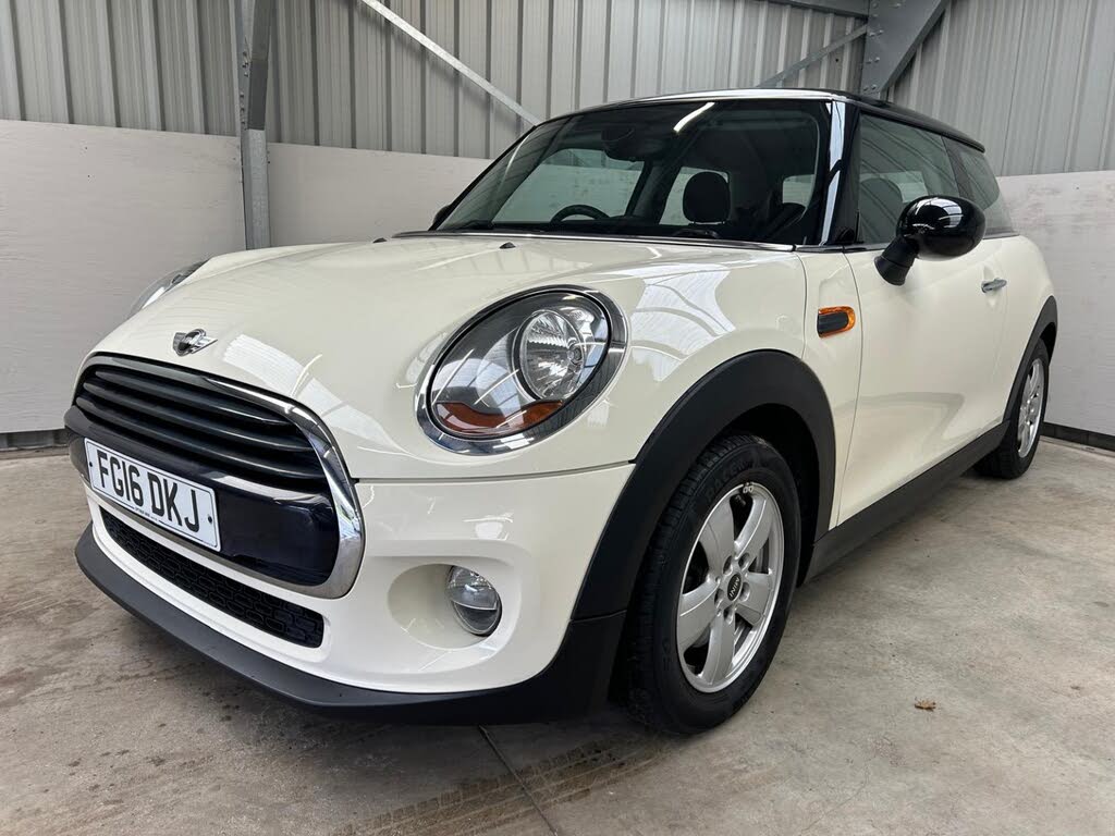 2016 MINI Mini 1.5 Cooper (s/s) Hatchback 3d