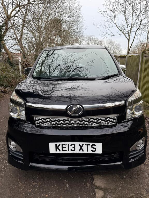 2013 Toyota Voxy 2.0