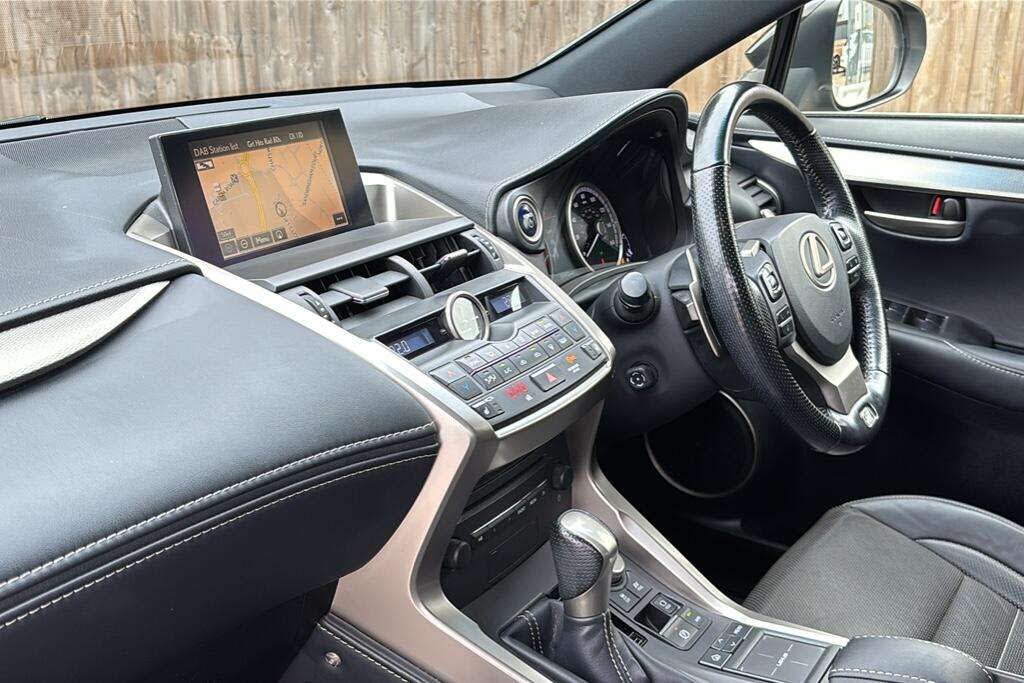 2016 Lexus NX 300h 2.5 F SPORT