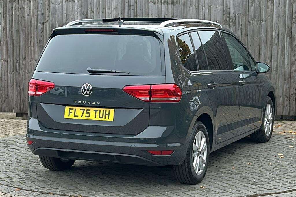 2025 Volkswagen Touran 1.5 TSI SE Family DSG