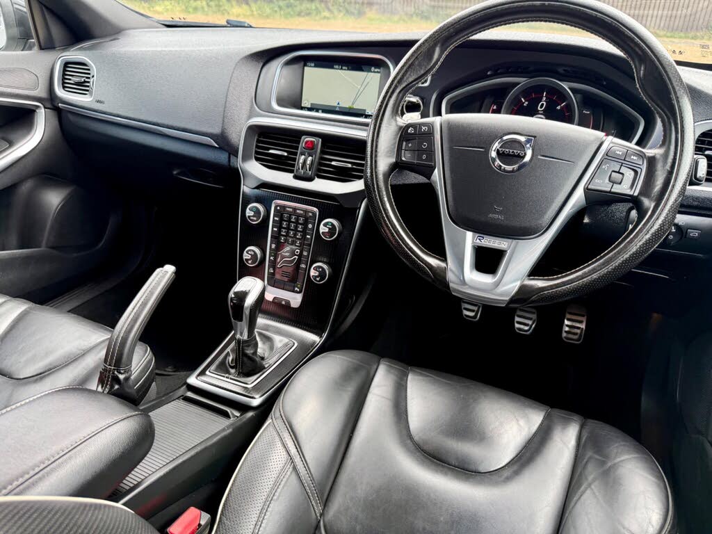 2016 Volvo V40 2.0TD D4 R-Design Pro