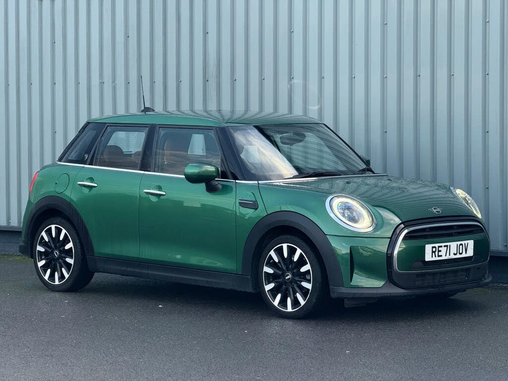 2021 MINI Mini 1.5 Cooper Exclusive Hatchback 5d