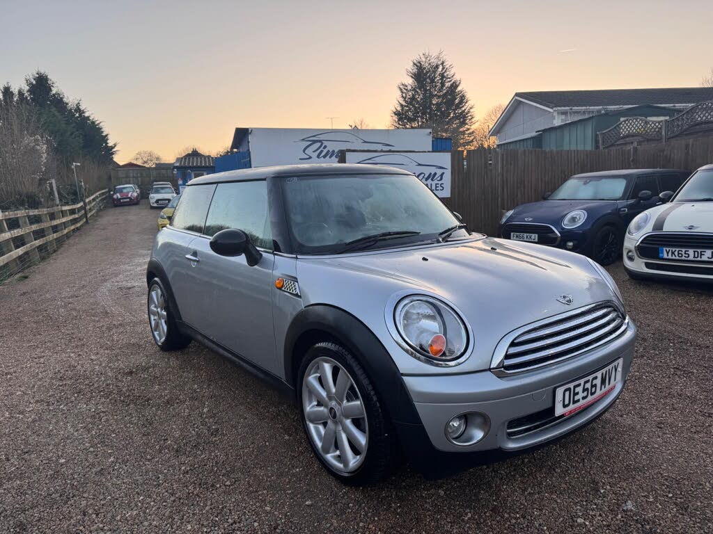2006 MINI Mini 1.6 Cooper (120bhp) Hatchback 3d