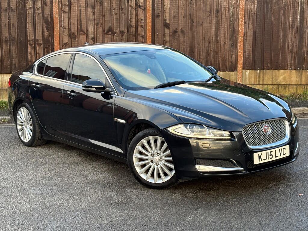 2015 Jaguar XF 2.2TD Luxury (200ps) Saloon 4d