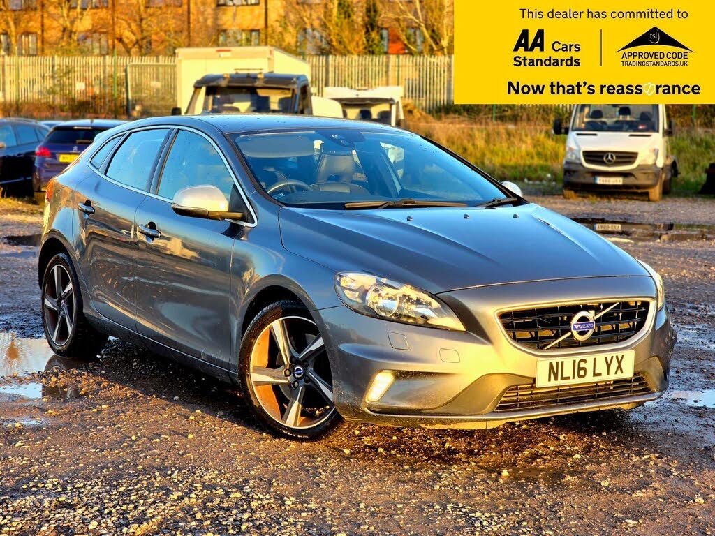 2016 Volvo V40 1.5 R-Design T2 (122bhp) Nav