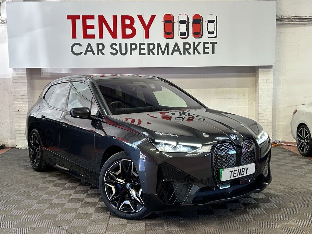 2022 BMW iX E xDrive 40 M Sport Edition