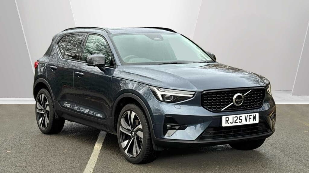 2025 Volvo XC40 2.0 B3 Ultra (Bright