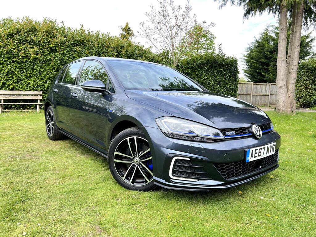 2017 Volkswagen Golf 1.4 TSI GTE (s/s)