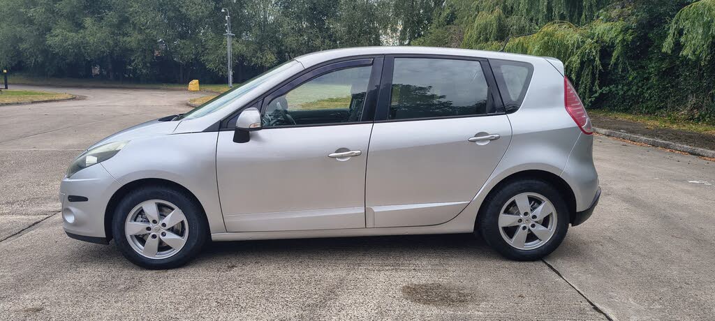 2009 Renault Scenic 1.9TD Dynamique (130bhp)