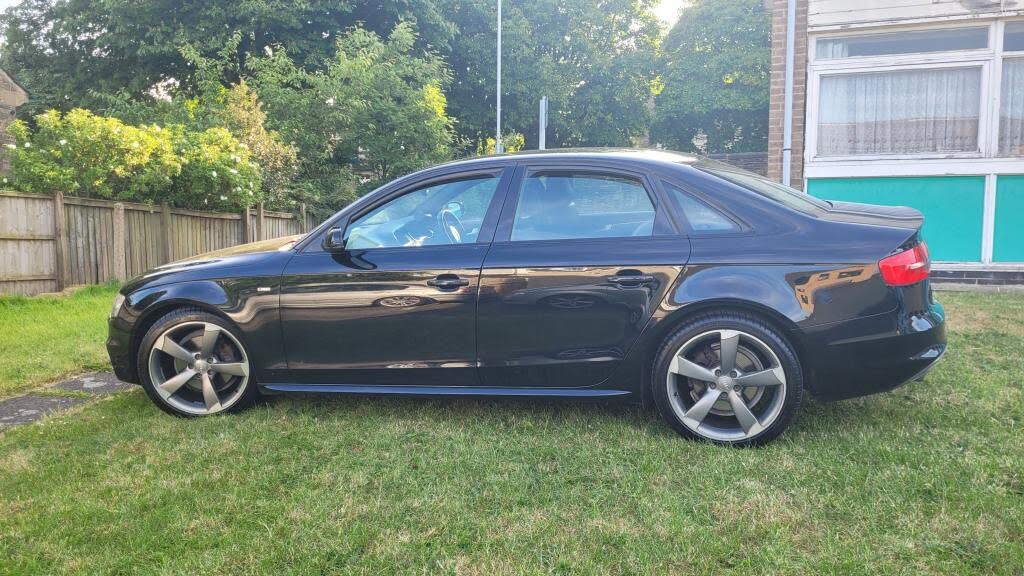 2013 Audi A4 2.0TD Black Edition (150ps)