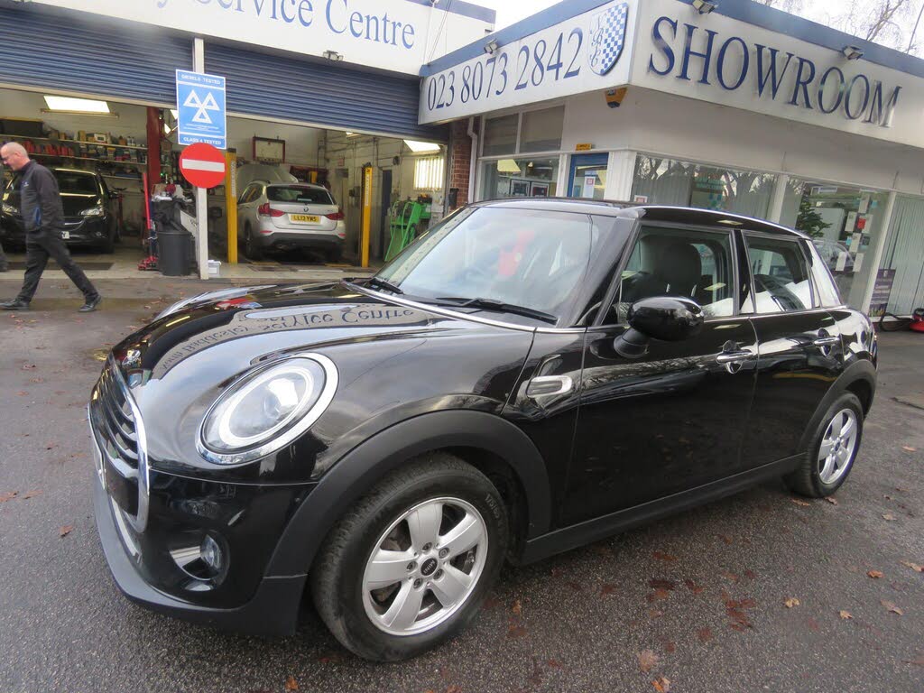 2020 MINI Mini 1.5 Cooper Classic Hatchback 5d Auto