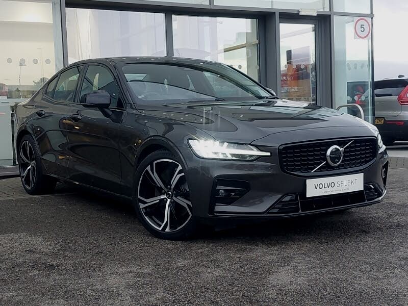2022 Volvo S60 2.0 B5 Plus (247bhp) (Dark Theme)