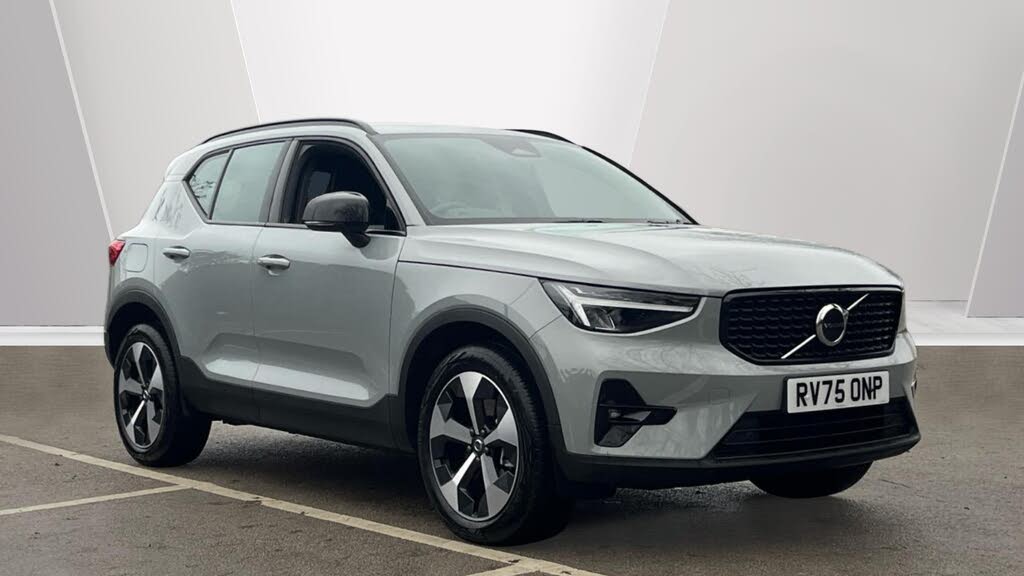 2025 Volvo XC40 2.0 B4 Plus Pro