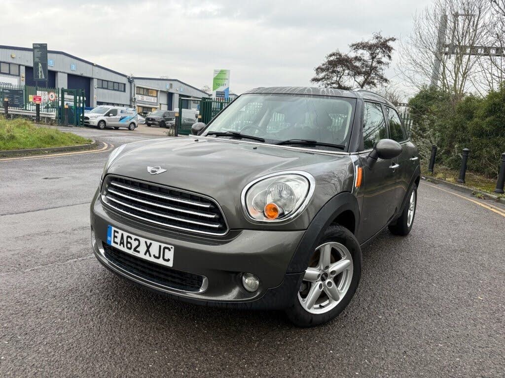 2012 MINI Mini Countryman 1.6 Cooper (Pepper)