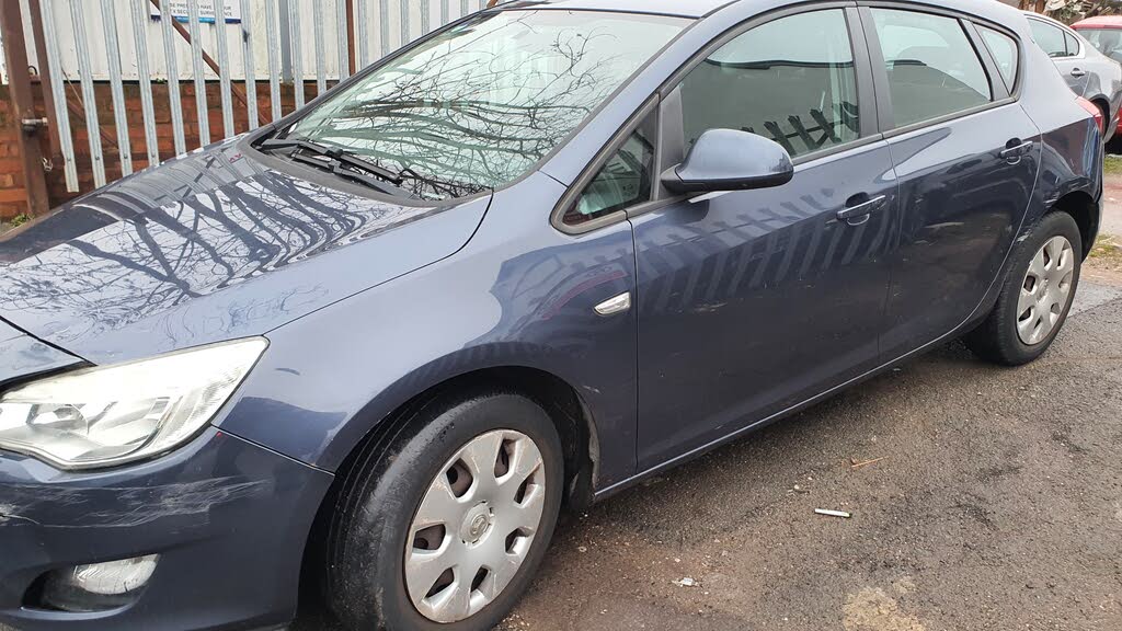 2011 Vauxhall Astra 1.6 Exclusiv 16v VVT (115ps) Hatchback 5d