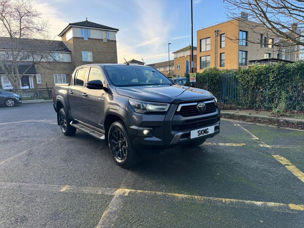 2021 Toyota Hi-Lux 2.8D-4D Invincible X AT35 (204hp)(Eu6dT-E)