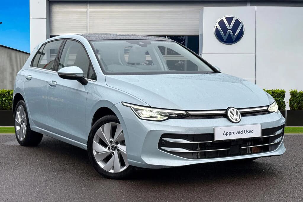 2025 Volkswagen Golf 1.5 TSI eHybrid Style