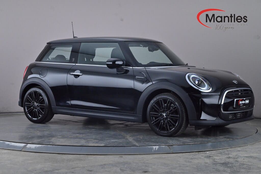 2022 MINI Mini 1.5 Cooper Exclusive Hatchback 3d Auto