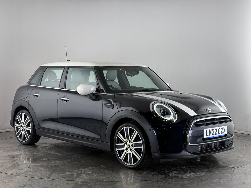 2022 MINI Mini 1.5 Cooper Exclusive Hatchback 5d Auto