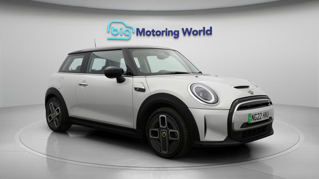 2022 MINI Mini E Cooper S 1)