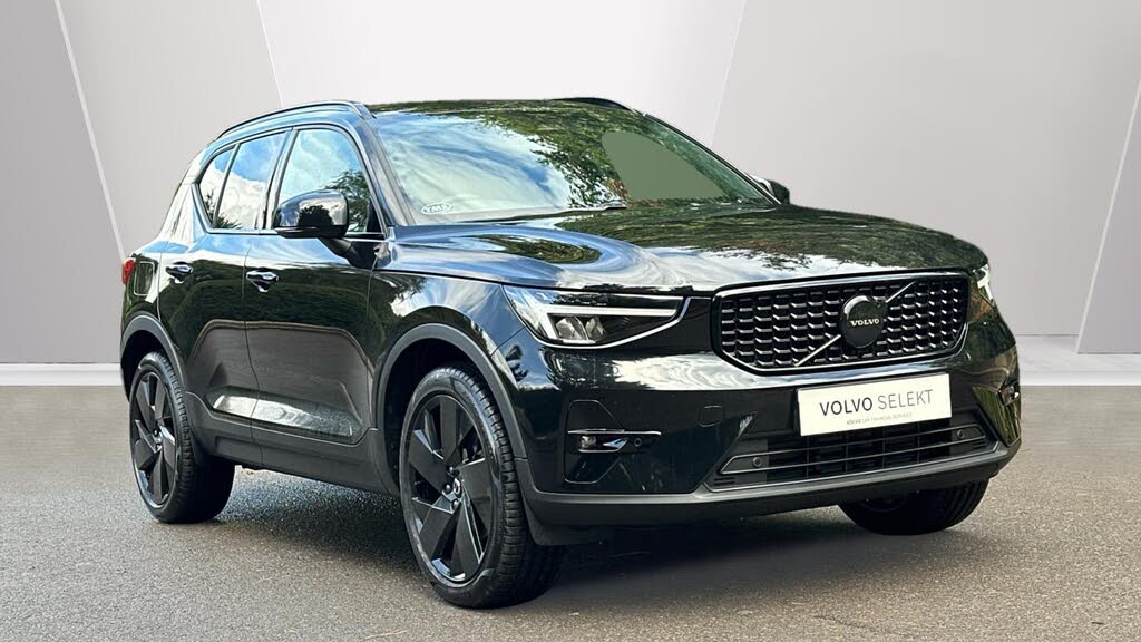 2025 Volvo XC40 2.0 B4 Plus Black Edition