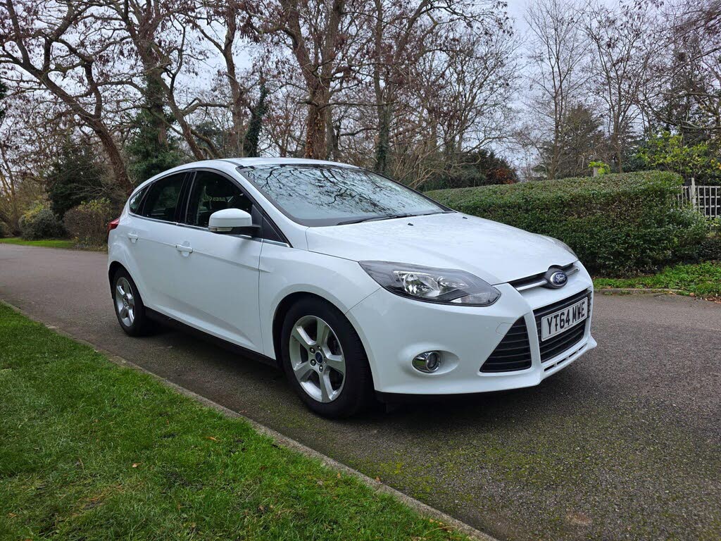2014 Ford Focus 1.6 Zetec Navigator (125ps) Hatchback Powershift
