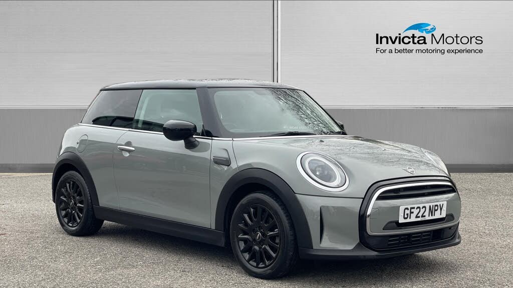 2022 MINI Mini 1.5 Cooper Classic Hatchback 3d Auto