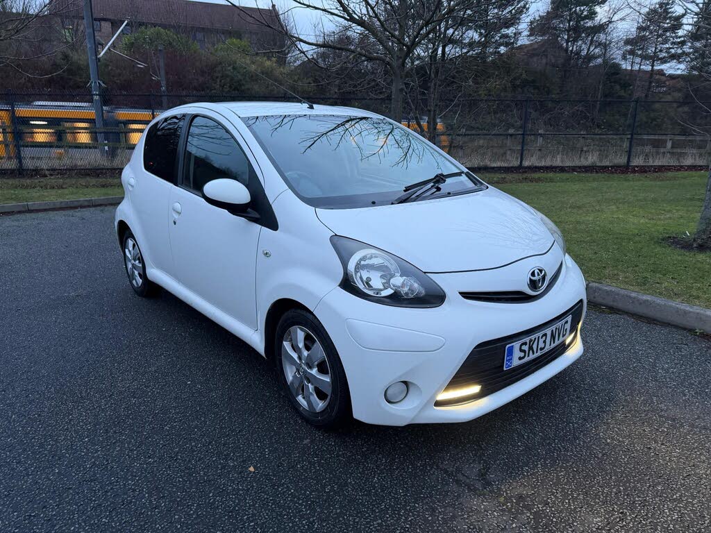 2013 Toyota AYGO 1.0 AYGO Fire 5d