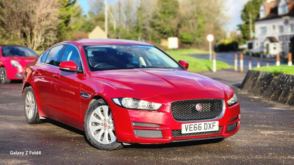 2016 Jaguar XE 2.0d Prestige (163ps) Auto