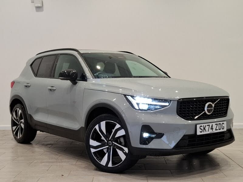 2024 Volvo XC40 2.0 B4 R-Design Pro