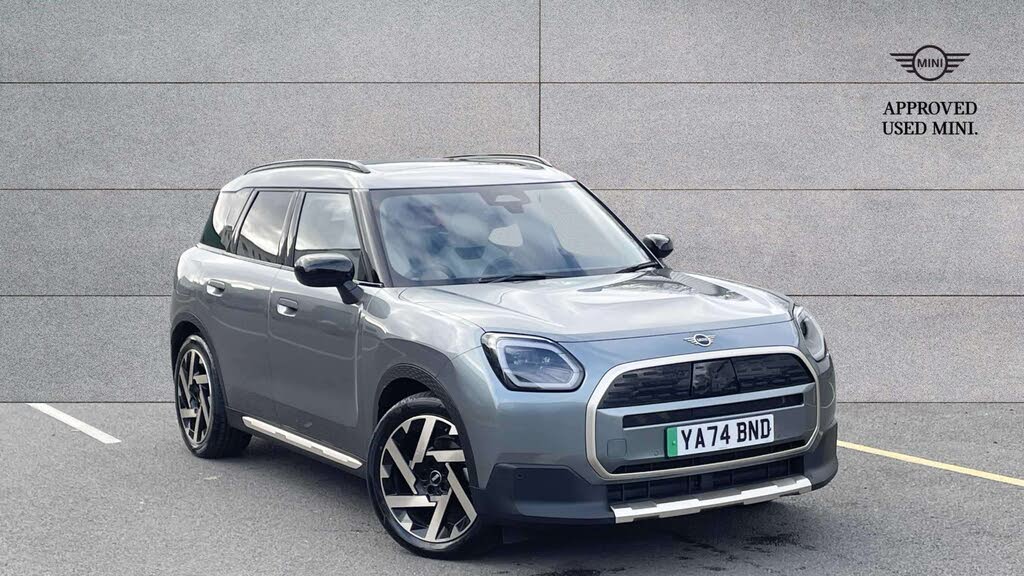 2024 MINI Mini Countryman E Cooper E Exclusive