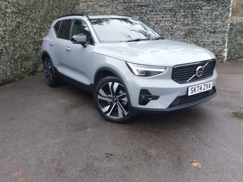 2024 Volvo XC40 2.0 B4 R-Design Pro