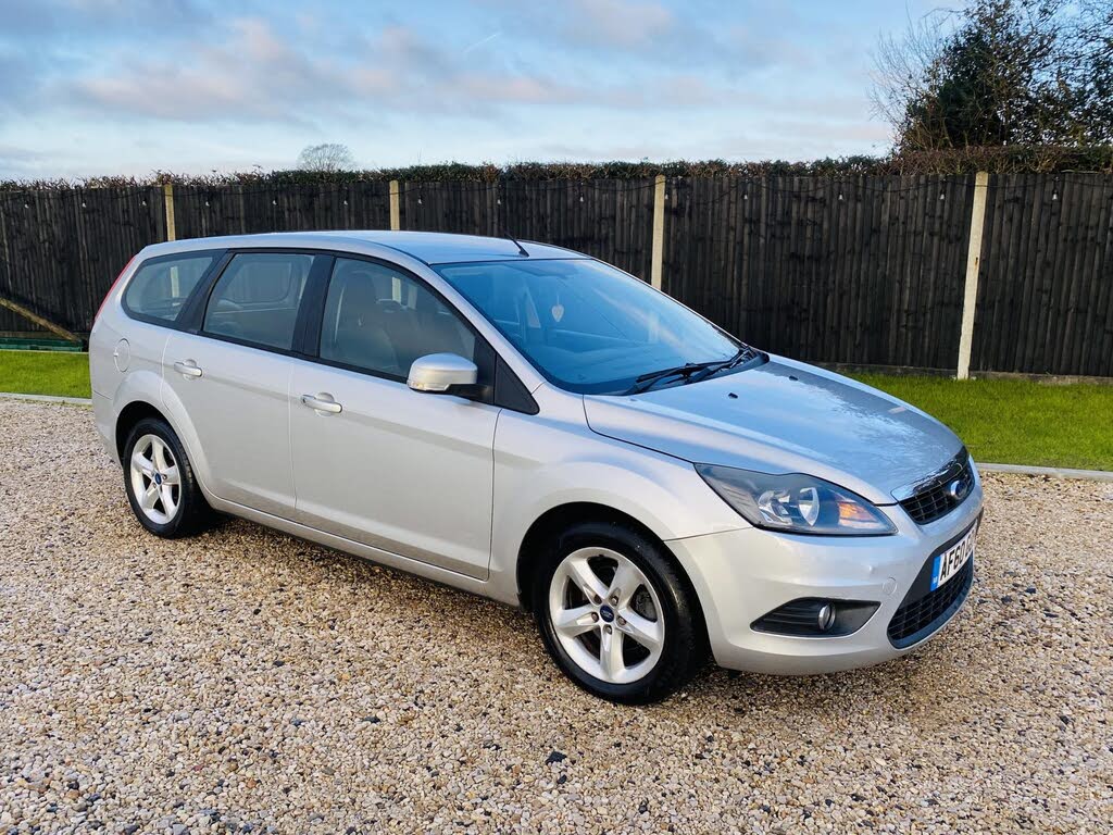 2010 Ford Focus 1.6 Zetec Estate 5d auto