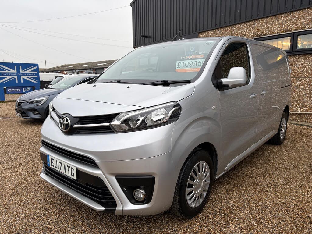 2017 Toyota PROACE 2.0D Comfort Medium