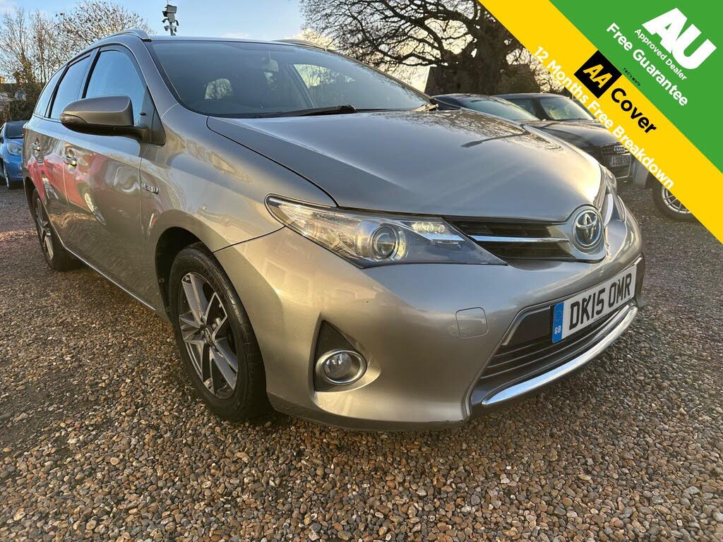 2015 Toyota Auris 1.8 VVT-i HSD Icon Plus Touring Sports